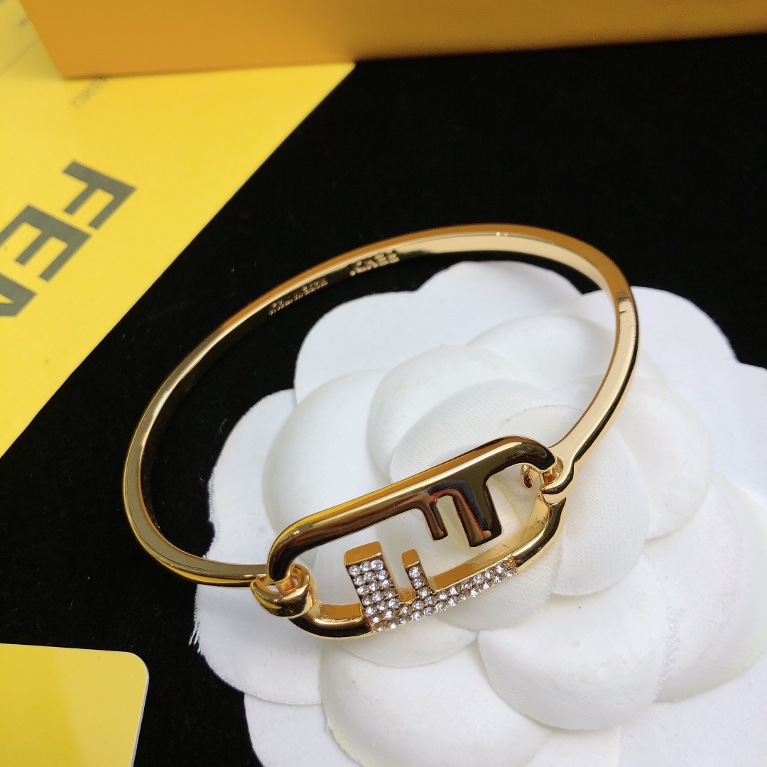 Fendi O’Lock Bracelet - FashionPlug