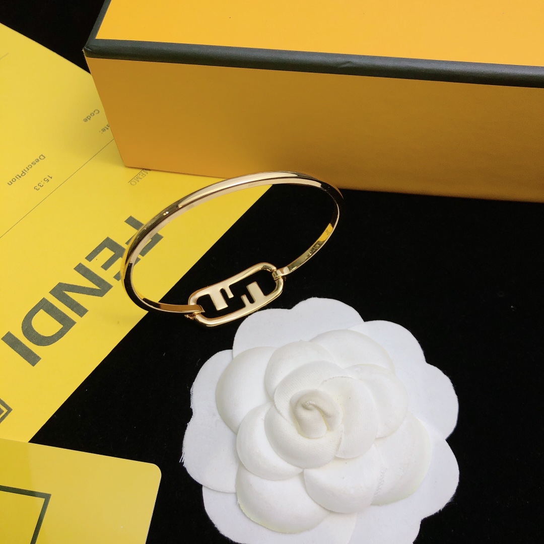 Fendi O’Lock Bracelet - FashionPlug