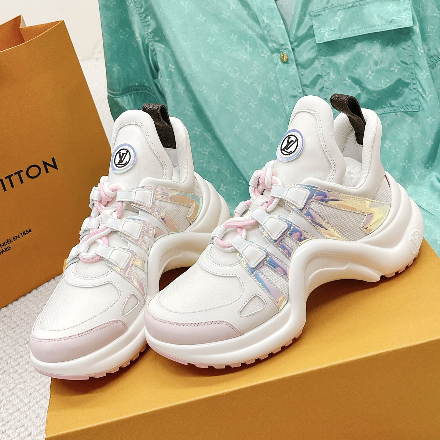 Louis Vuitton LV Archlight Sneaker    - FashionPlug