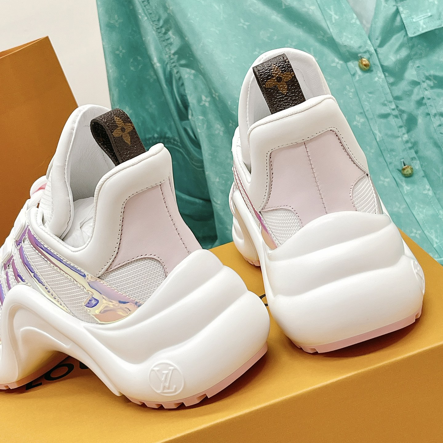 Louis Vuitton LV Archlight Sneaker    - FashionPlug