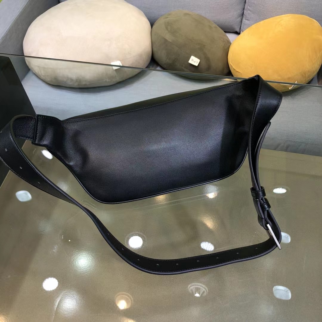 Saint Laurent Logo Bumbag（25-14-3.5cm） - FashionPlug
