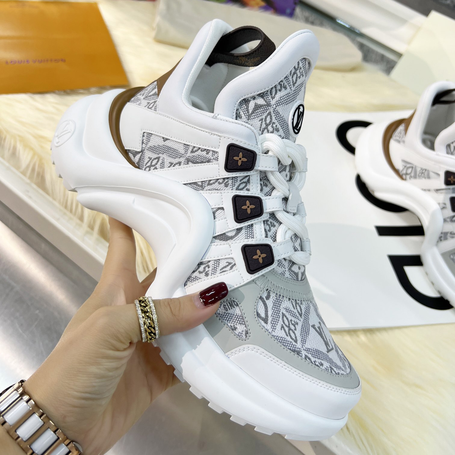 Louis Vuitton LV Archlight Sneaker   1AAIX3 - FashionPlug