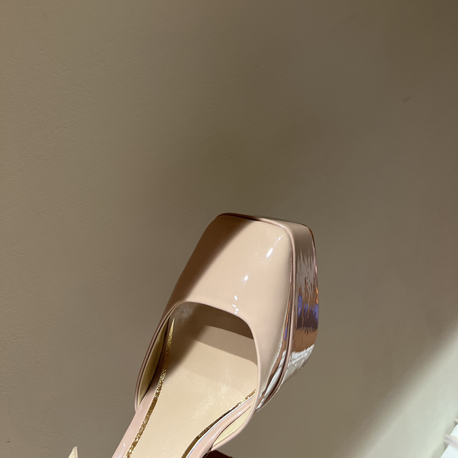 Valenti Garavani Tan-Go Platform Pump In Patent Leather  155 MM - FashionPlug