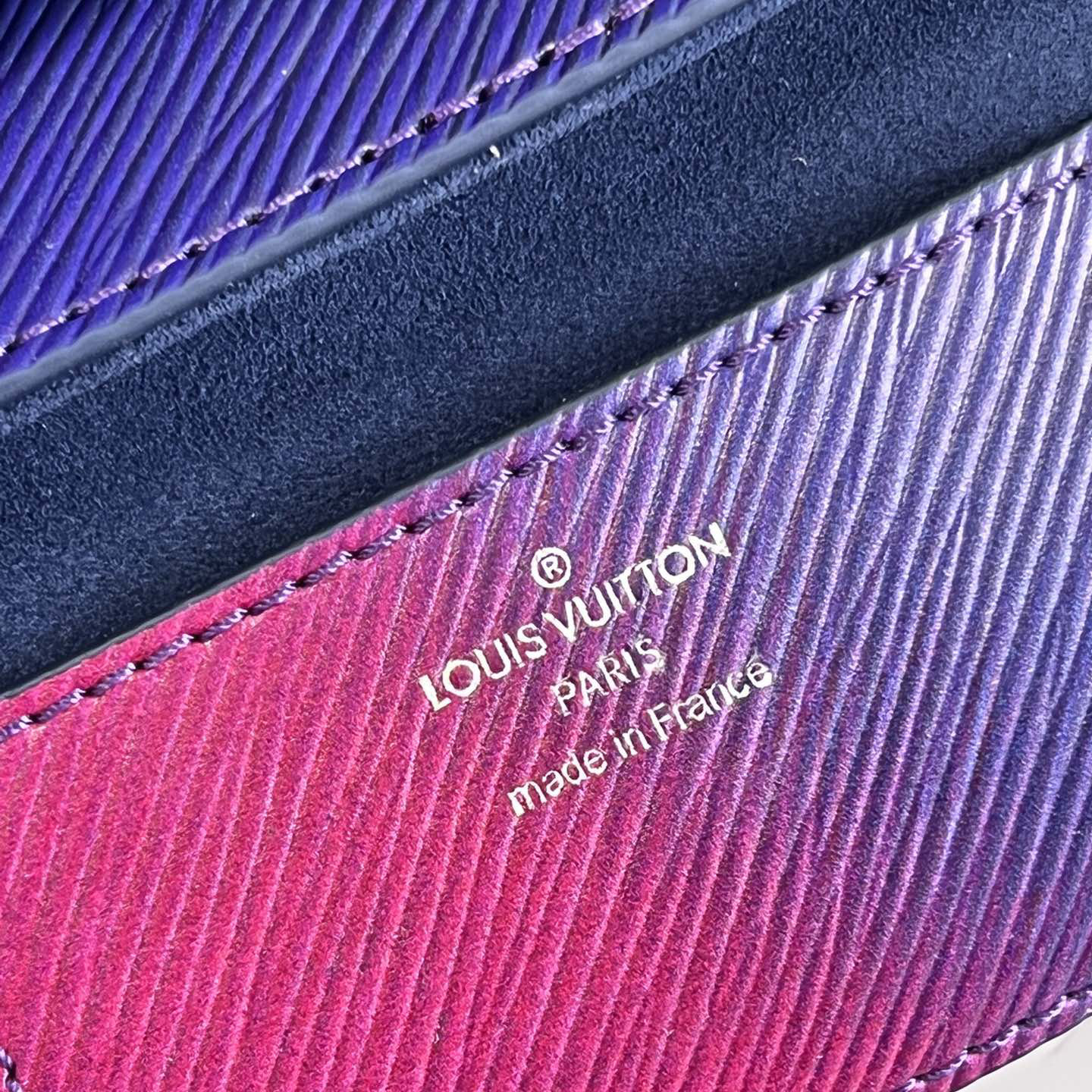 Louis Vuitton Twist MM Handbag(23-17-9.5CM)  M59894 - FashionPlug