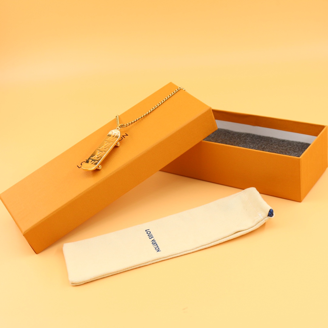 Louis Vuitton LV Skateboard Pendant   MP3276 - FashionPlug