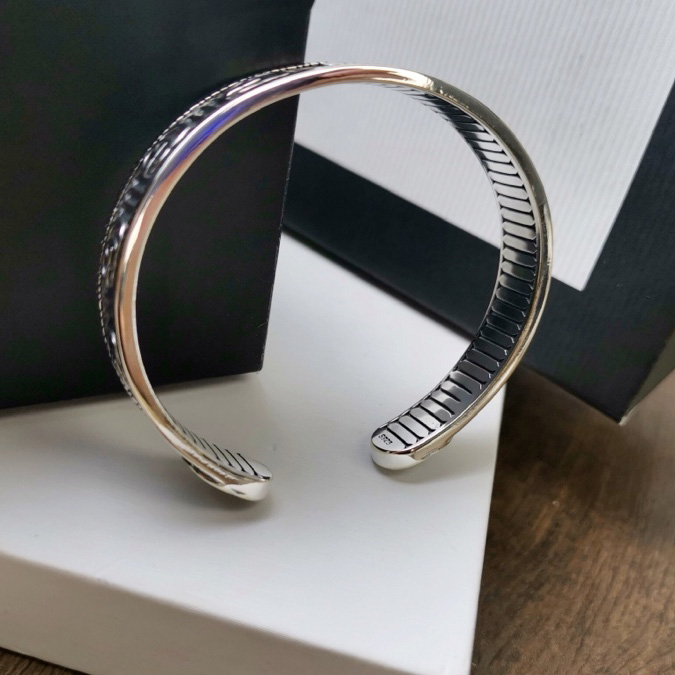 Gucci Bracelet With Double G In Silver - FashionPlug