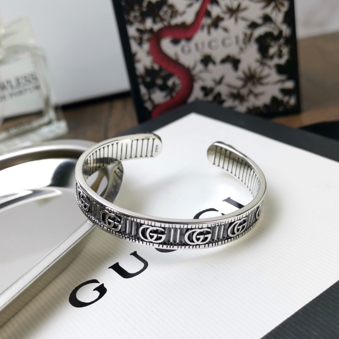 Gucci Bracelet With Double G In Silver - FashionPlug