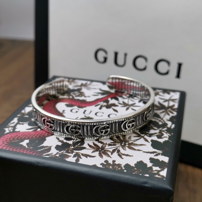 Gucci Bracelet With Double G In Silver - FashionPlug