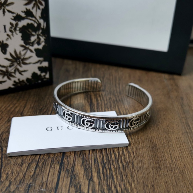 Gucci Bracelet With Double G In Silver - FashionPlug