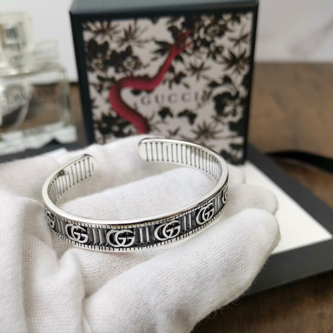 Gucci Bracelet With Double G In Silver - FashionPlug