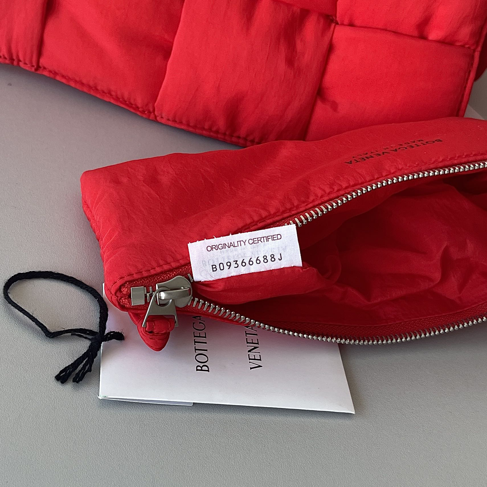 Bottega Veneta Padded Tech Cassette Padded Intreccio Nylon Cross-Body Bag(30-15-7.5cm) - FashionPlug