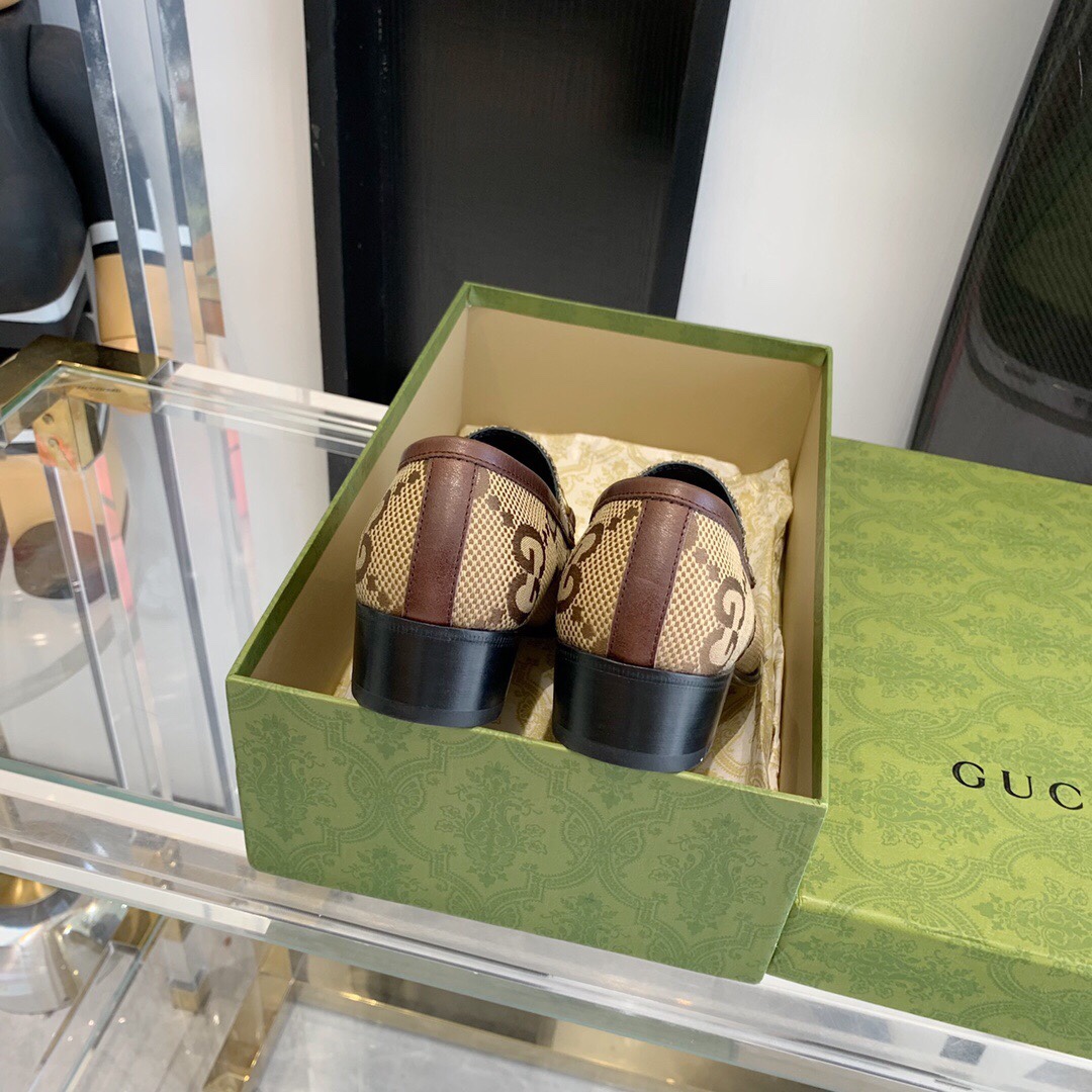 Gucci Women's Maxi GG Gucci Jordaan Loafer - FashionPlug
