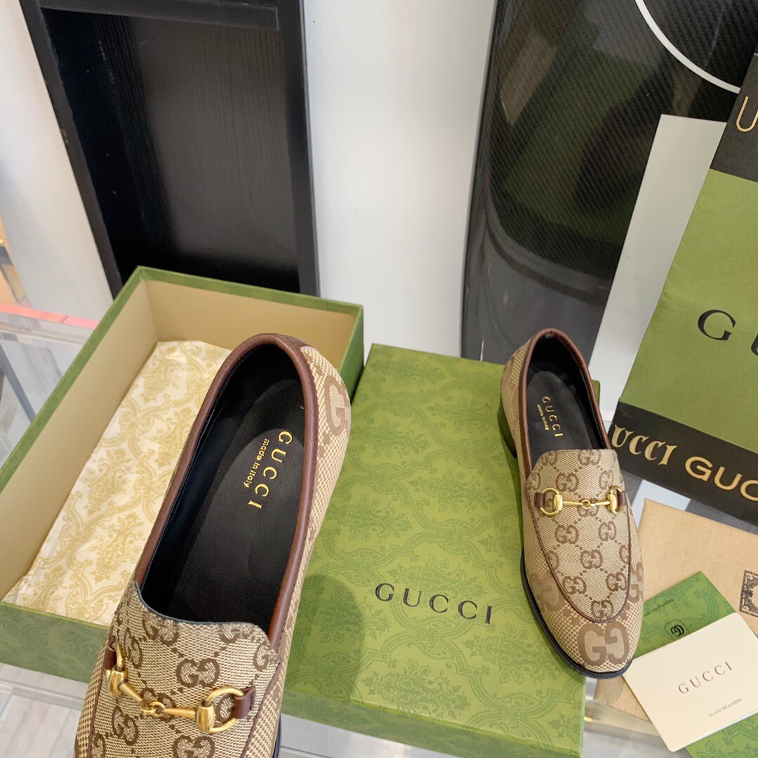 Gucci Women's Maxi GG Gucci Jordaan Loafer - FashionPlug