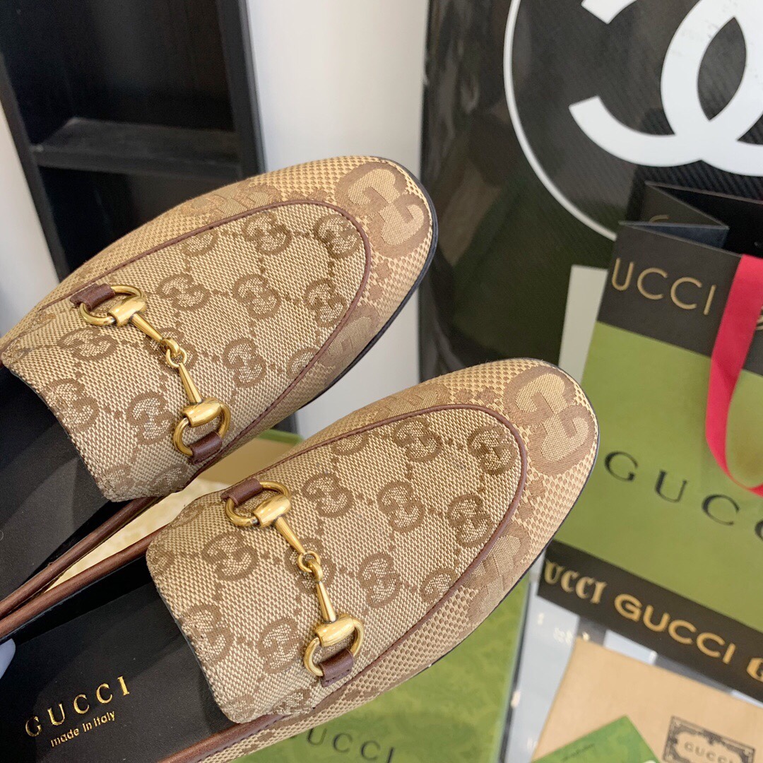 Gucci Women's Maxi GG Gucci Jordaan Loafer - FashionPlug