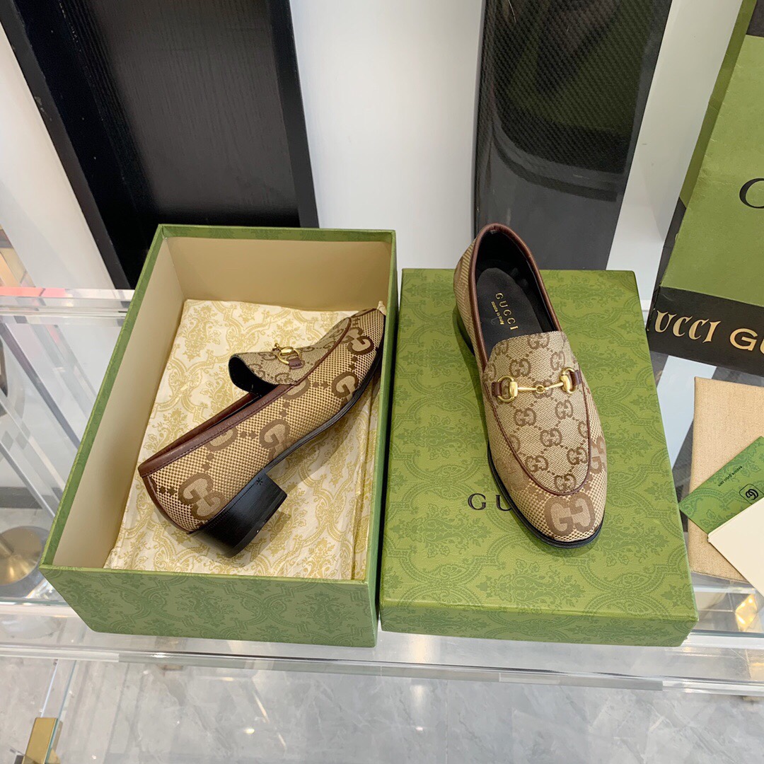 Gucci Women's Maxi GG Gucci Jordaan Loafer - FashionPlug