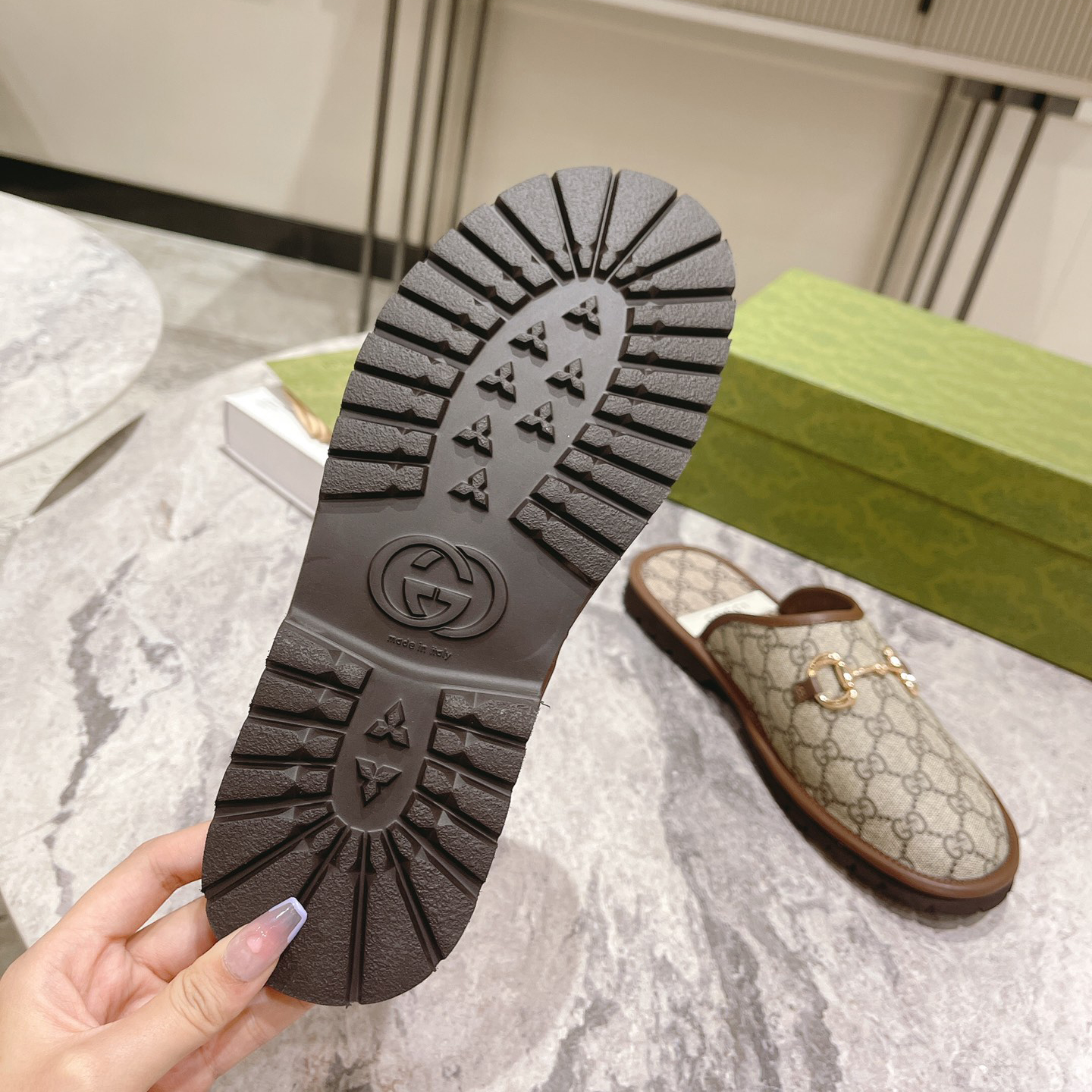 Gucci Men's Slipper With Horsebit - FashionPlug