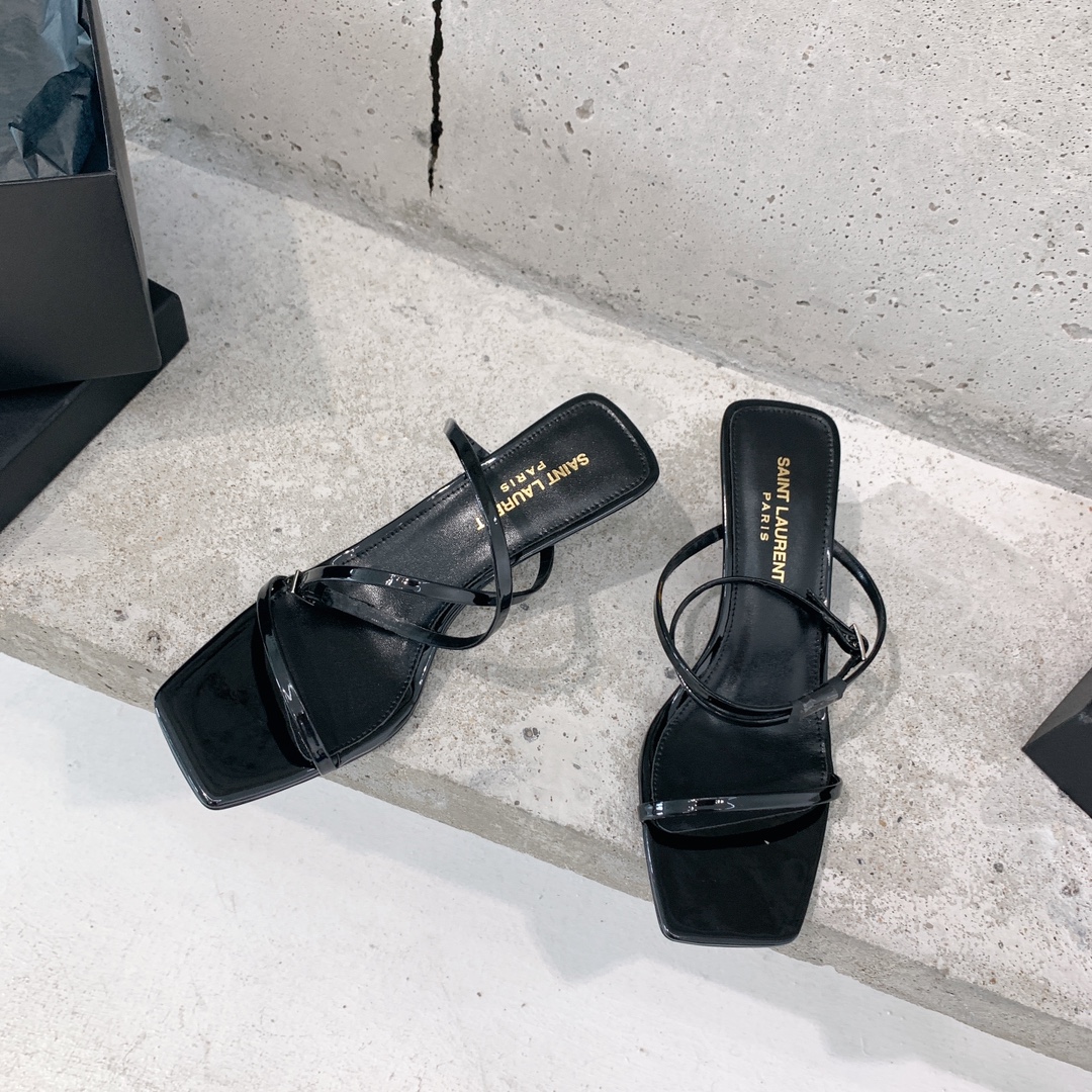 Saint Laurent Nuit Sandals In Patent Leather - FashionPlug