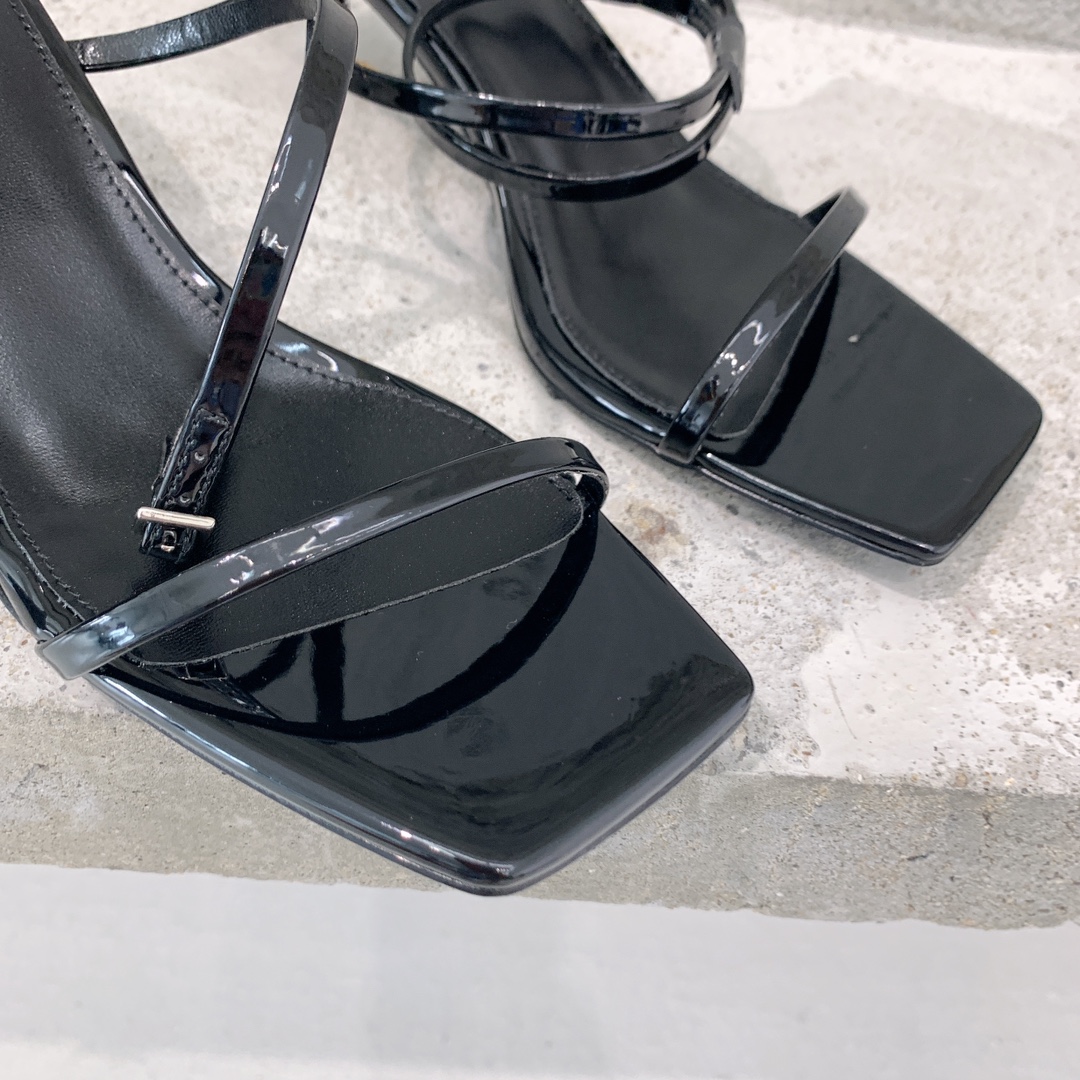 Saint Laurent Nuit Sandals In Patent Leather - FashionPlug