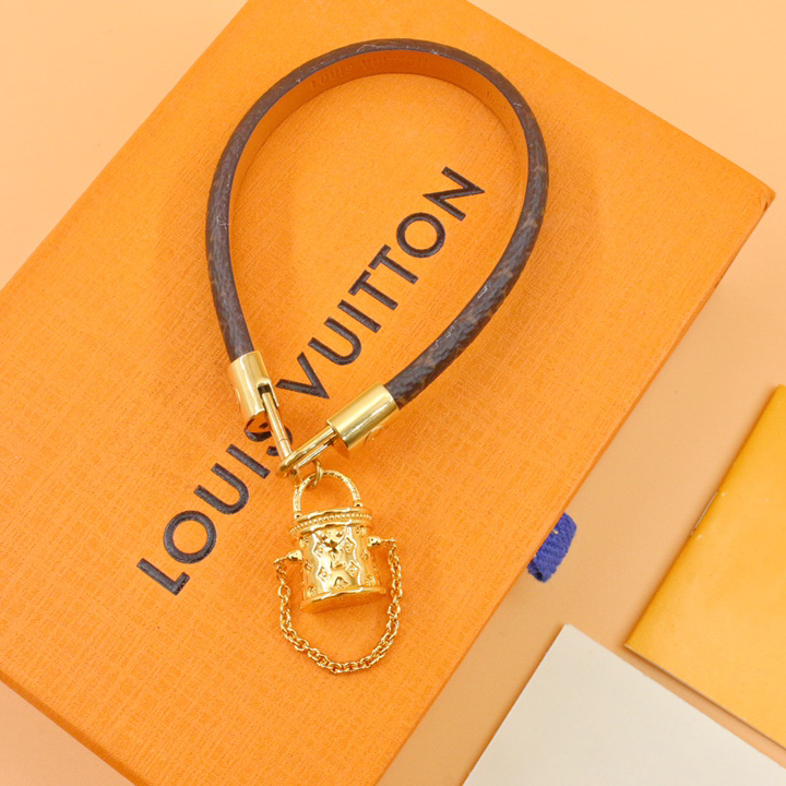 Louis Vuitton LV Cannes Bracelet     M8048E - FashionPlug