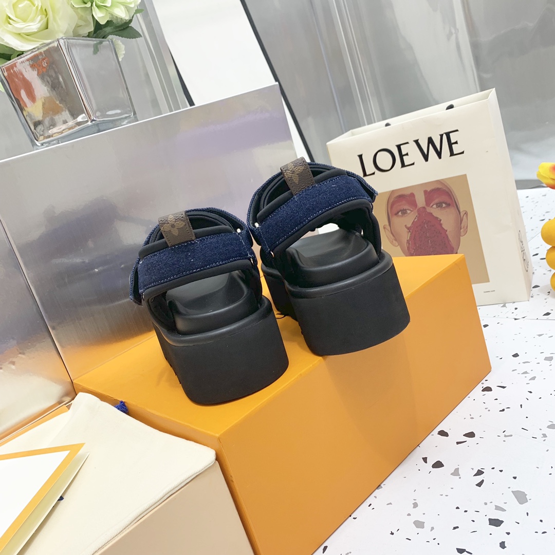 Louis Vuitton Pool Pillow Flat Comfort Sandal       - FashionPlug
