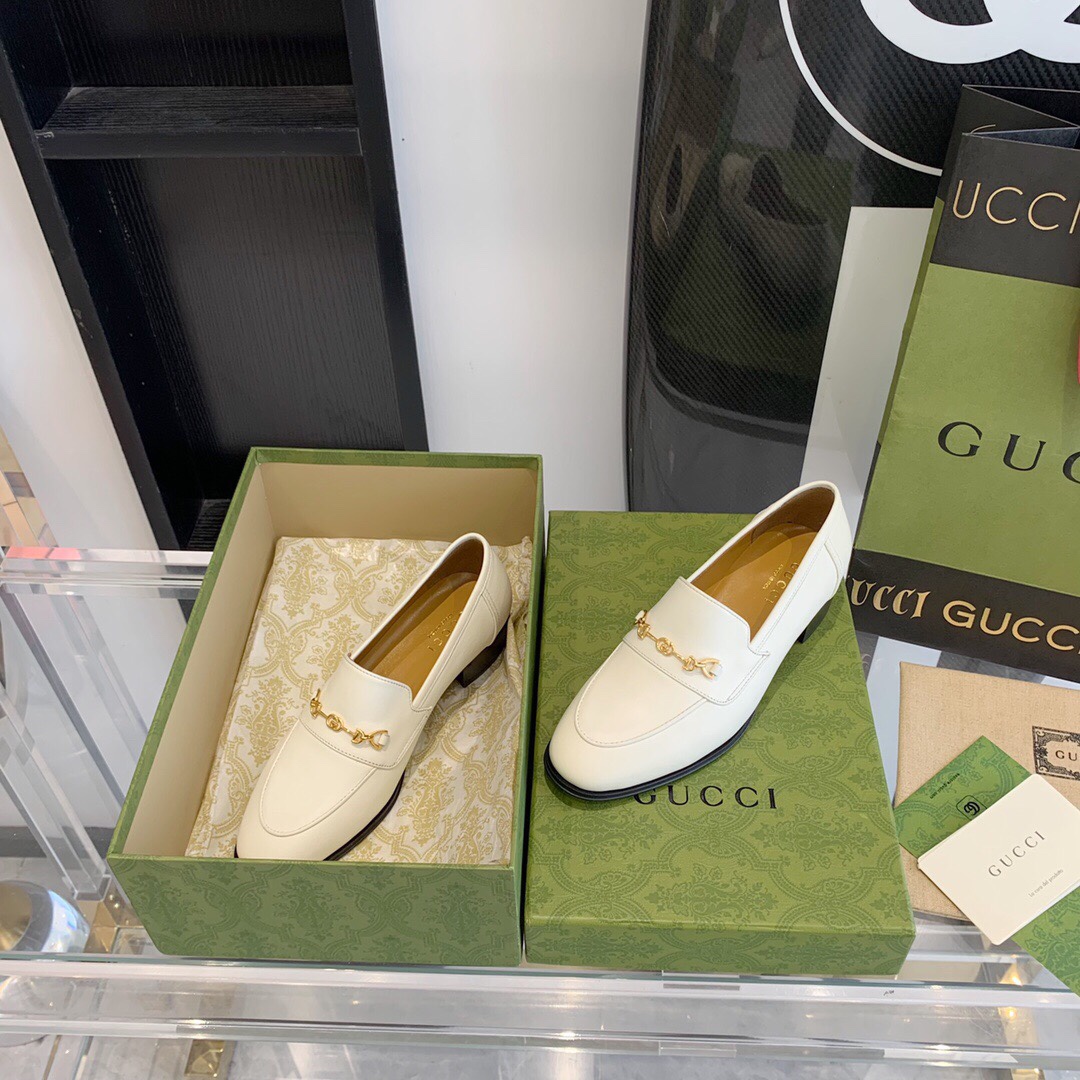 Gucci Women's Loafer With Horsebit - FashionPlug