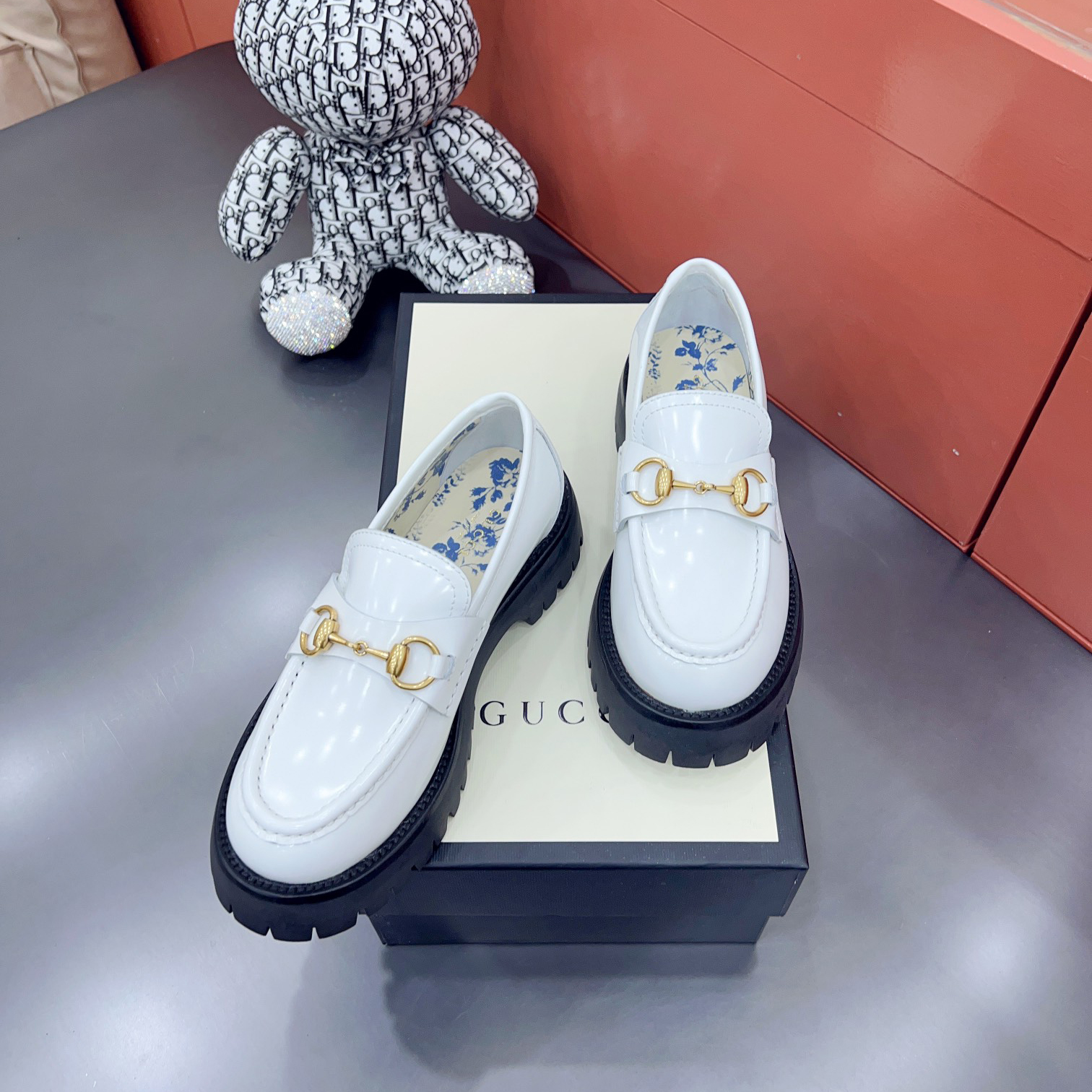 Gucci Leather Lug Sole Horsebit Loafer - FashionPlug