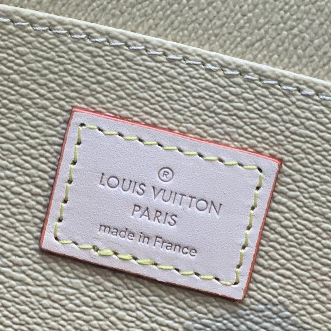 Louis Vuitton Cosmetic Pouch GM (24-17-16cm)   M47353 - FashionPlug