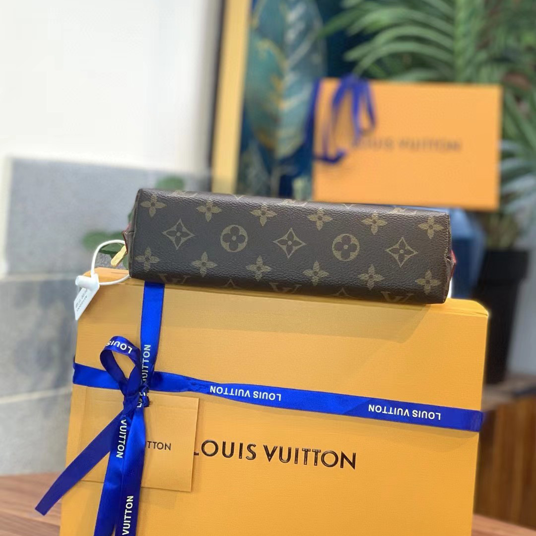Louis Vuitton Cosmetic Pouch GM (24-17-16cm)   M47353 - FashionPlug