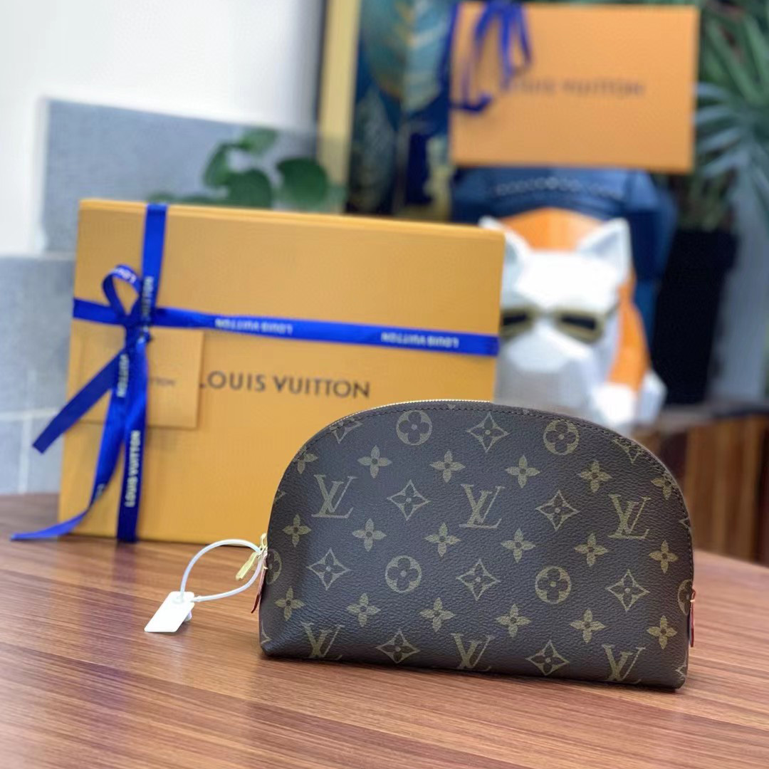Louis Vuitton Cosmetic Pouch GM (24-17-16cm)   M47353 - FashionPlug