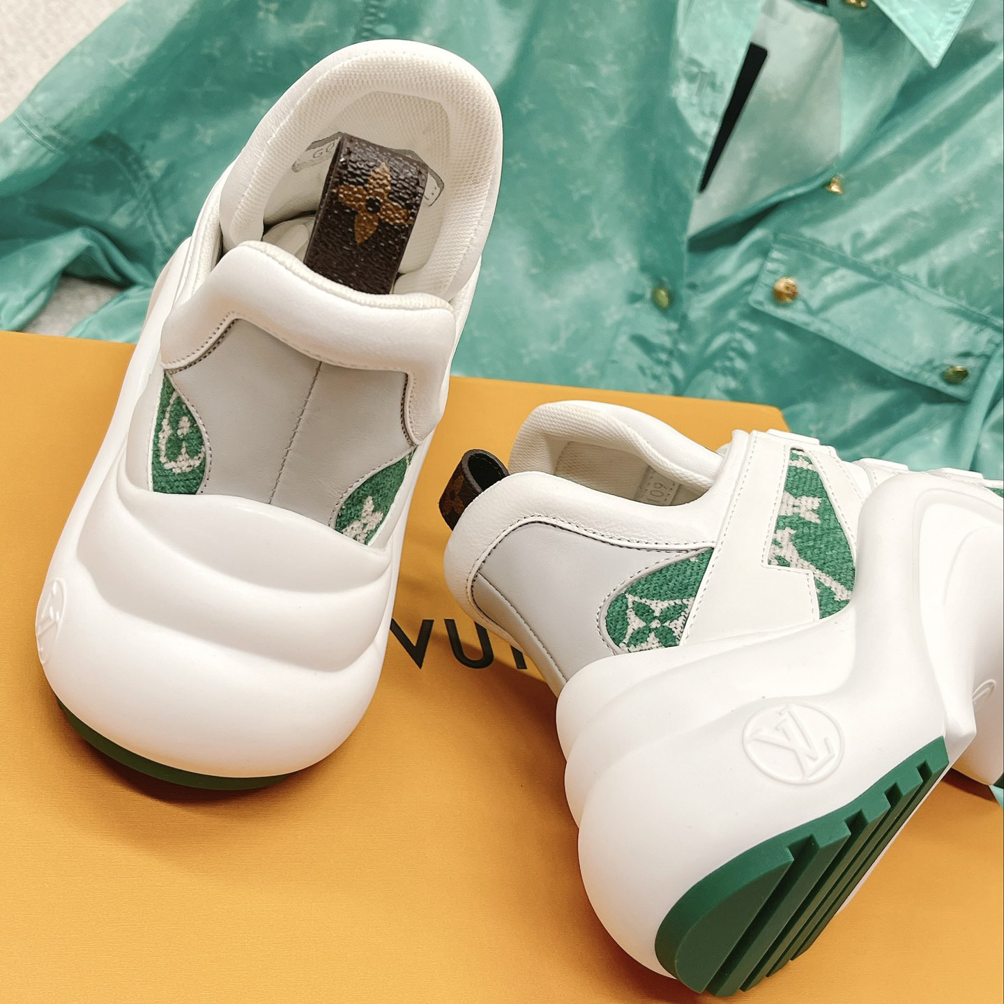 Louis Vuitton LV Archlight Sneaker     1AACT2 - FashionPlug