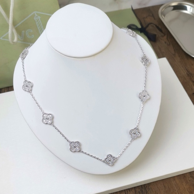 Van Cleef & Arpels Long Necklace - FashionPlug