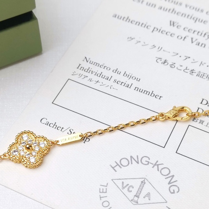 Van Cleef & Arpels Long Necklace - FashionPlug