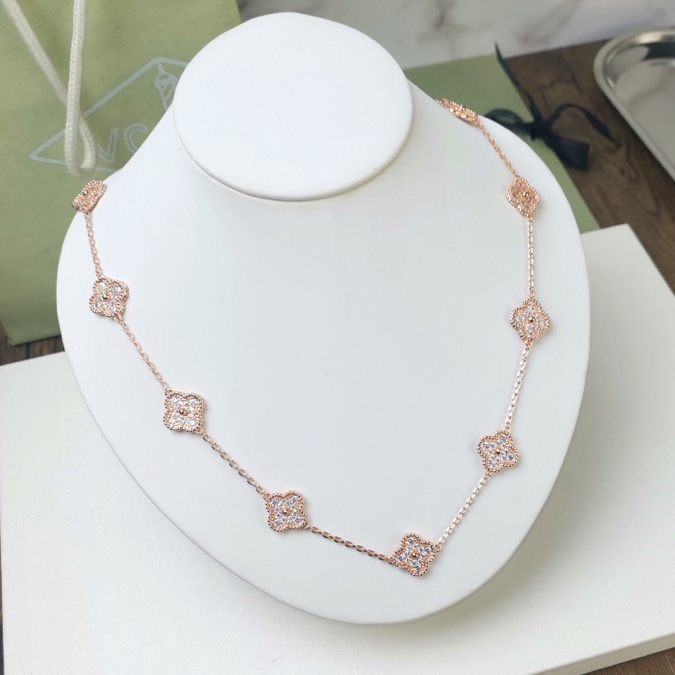 Van Cleef & Arpels Long Necklace - FashionPlug