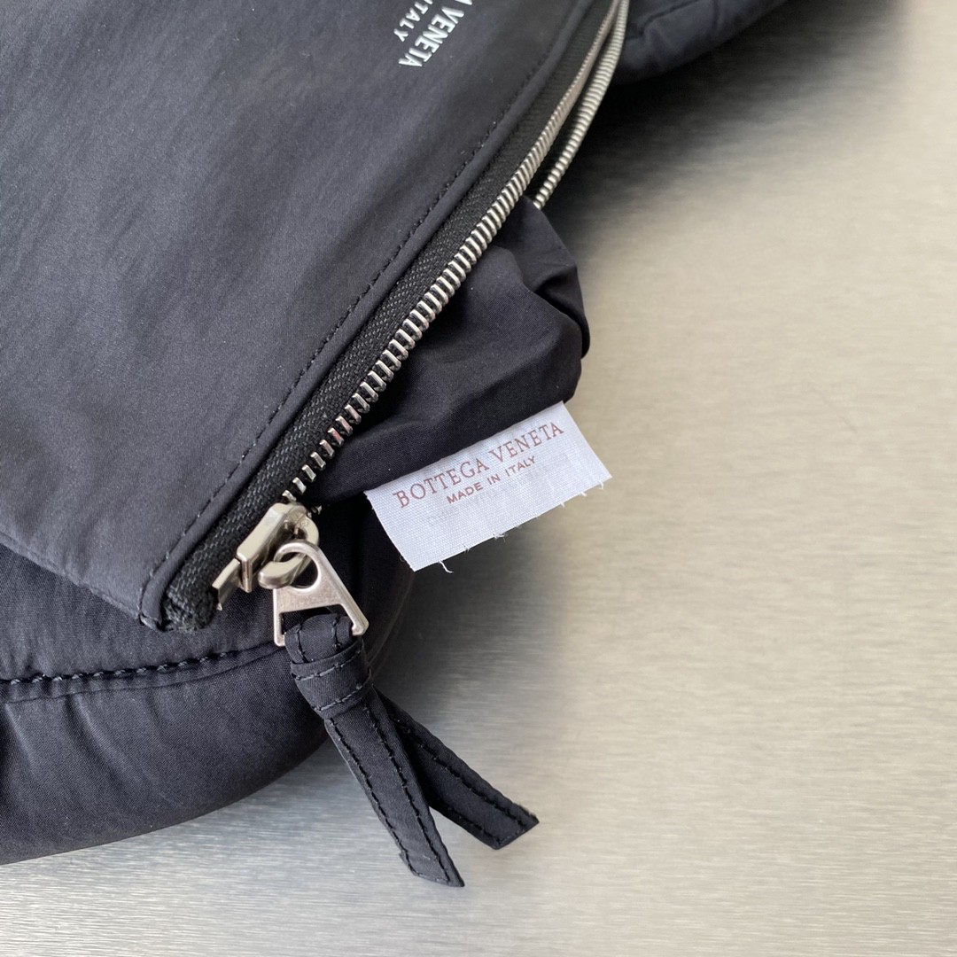 Bottega Veneta Padded Tech Cassette Medium Padded Intreccio Nylon Cross-Body Bag(30-15-7.5cm) - FashionPlug