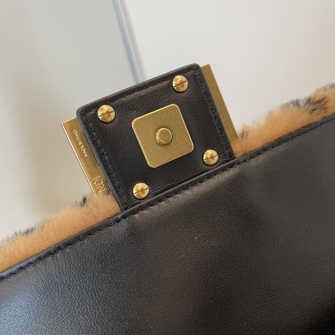 Fendi Baguette Brown Sheepskin Bag - FashionPlug