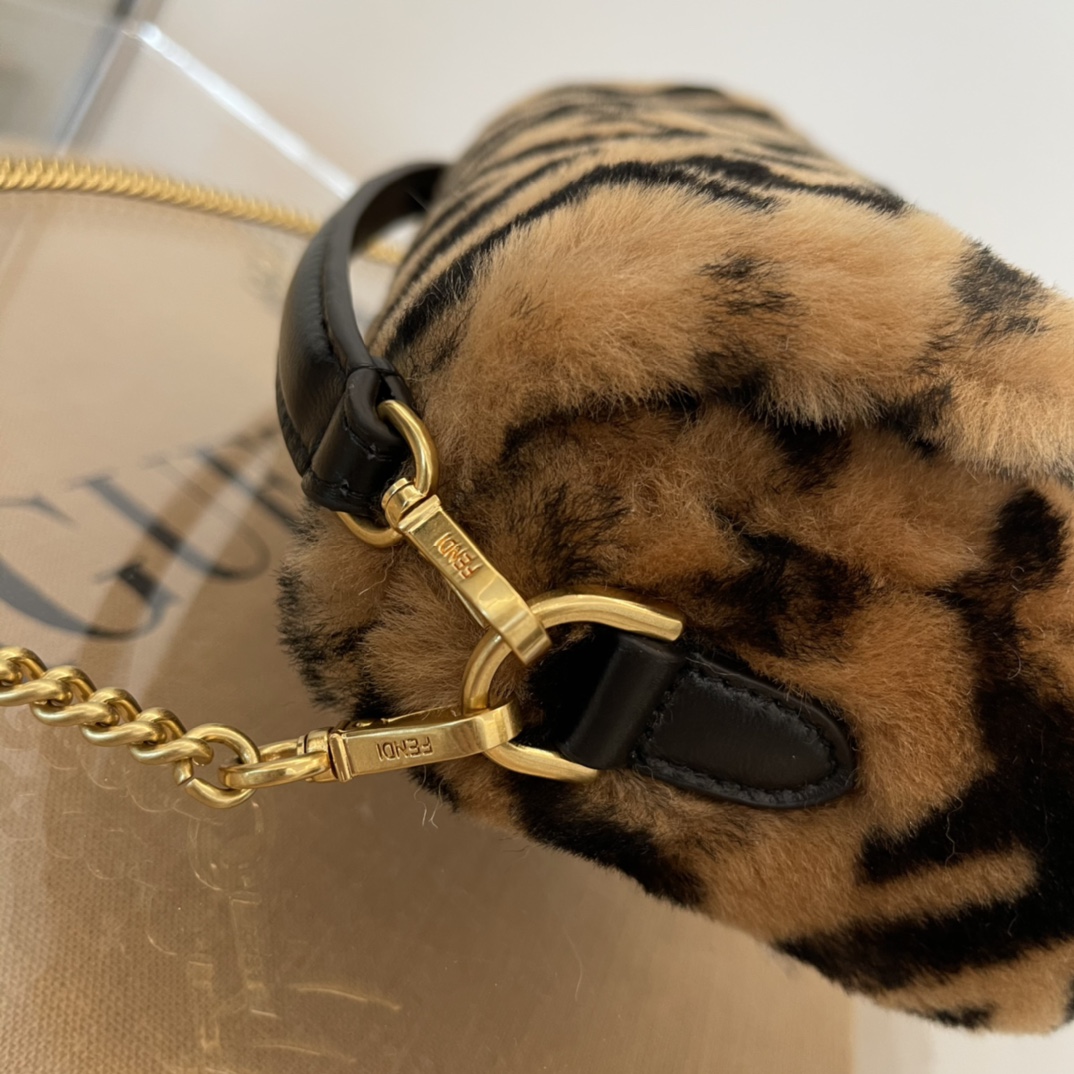 Fendi Baguette Brown Sheepskin Bag - FashionPlug