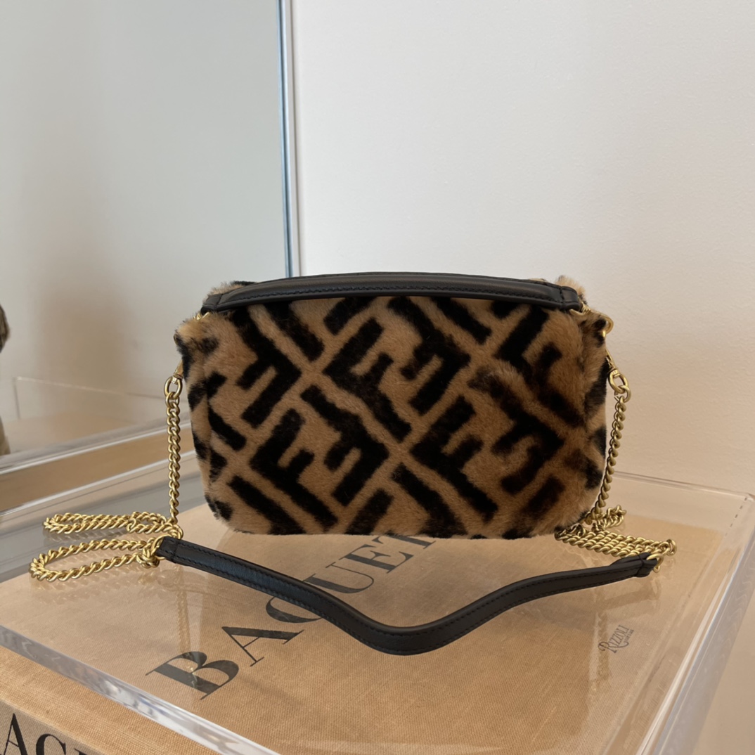 Fendi Baguette Brown Sheepskin Bag - FashionPlug