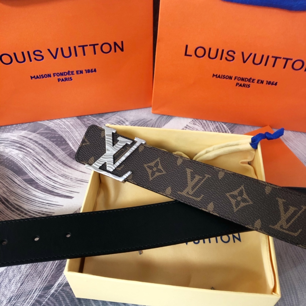 Louis Vuitton LV Pyramide Cities Exclusive 40MM Reversible Belt—Hong Kong - FashionPlug