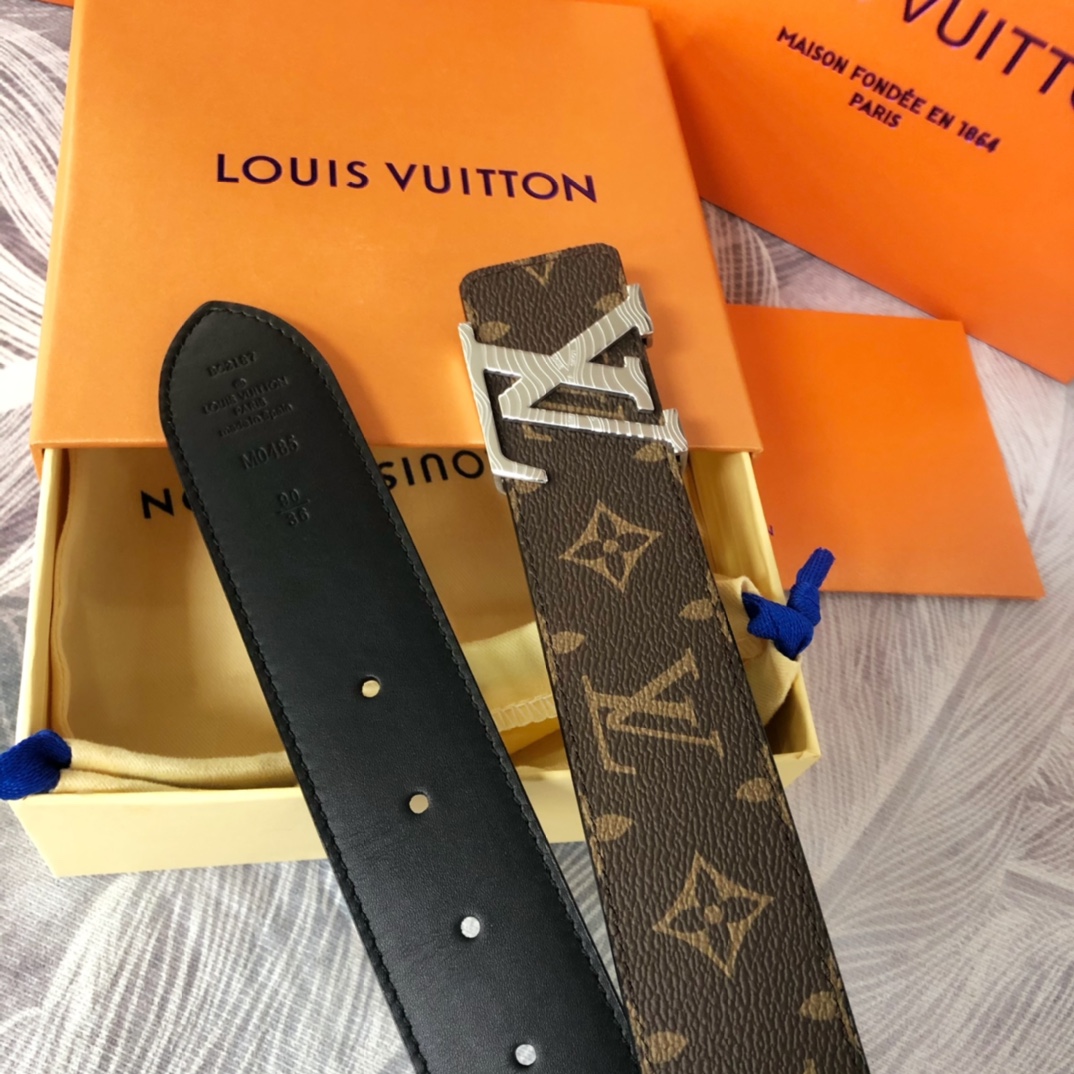 Louis Vuitton LV Pyramide Cities Exclusive 40MM Reversible Belt—Hong Kong - FashionPlug