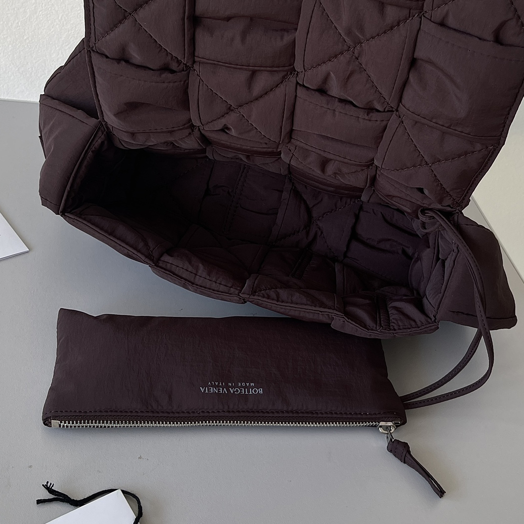 Bottega Veneta Padded Tech Cassette Padded Intreccio Nylon Cross-Body Bag(30-15-7.5cm) - FashionPlug