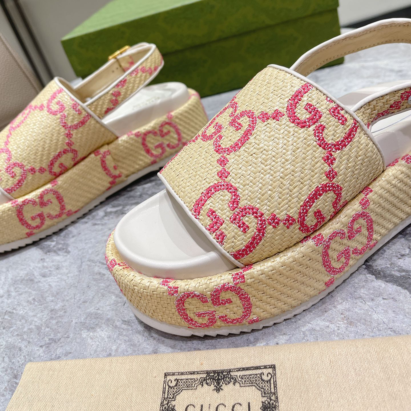 Gucci GG Platform Sandal - FashionPlug