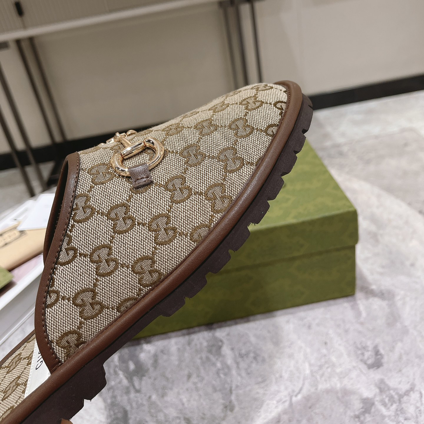 Gucci Men's Slipper With Horsebit - FashionPlug