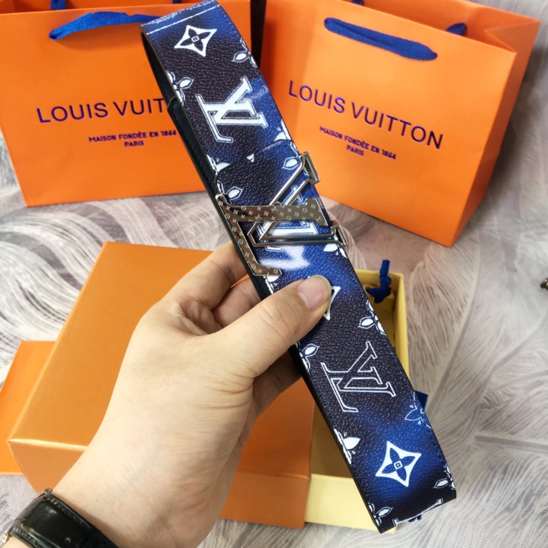 Louis Vuitton LV Initials Mng Bandana 40MM Reversible Belt   M0530T - FashionPlug