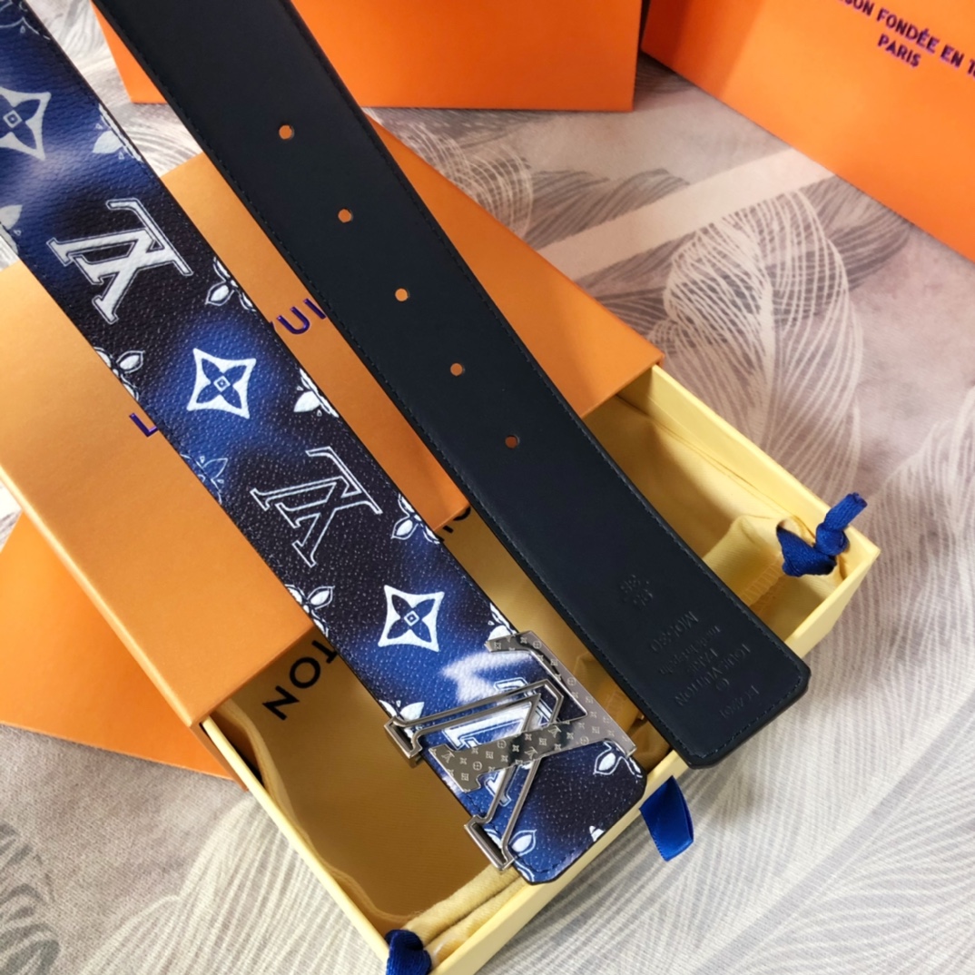 Louis Vuitton LV Initials Mng Bandana 40MM Reversible Belt   M0530T - FashionPlug