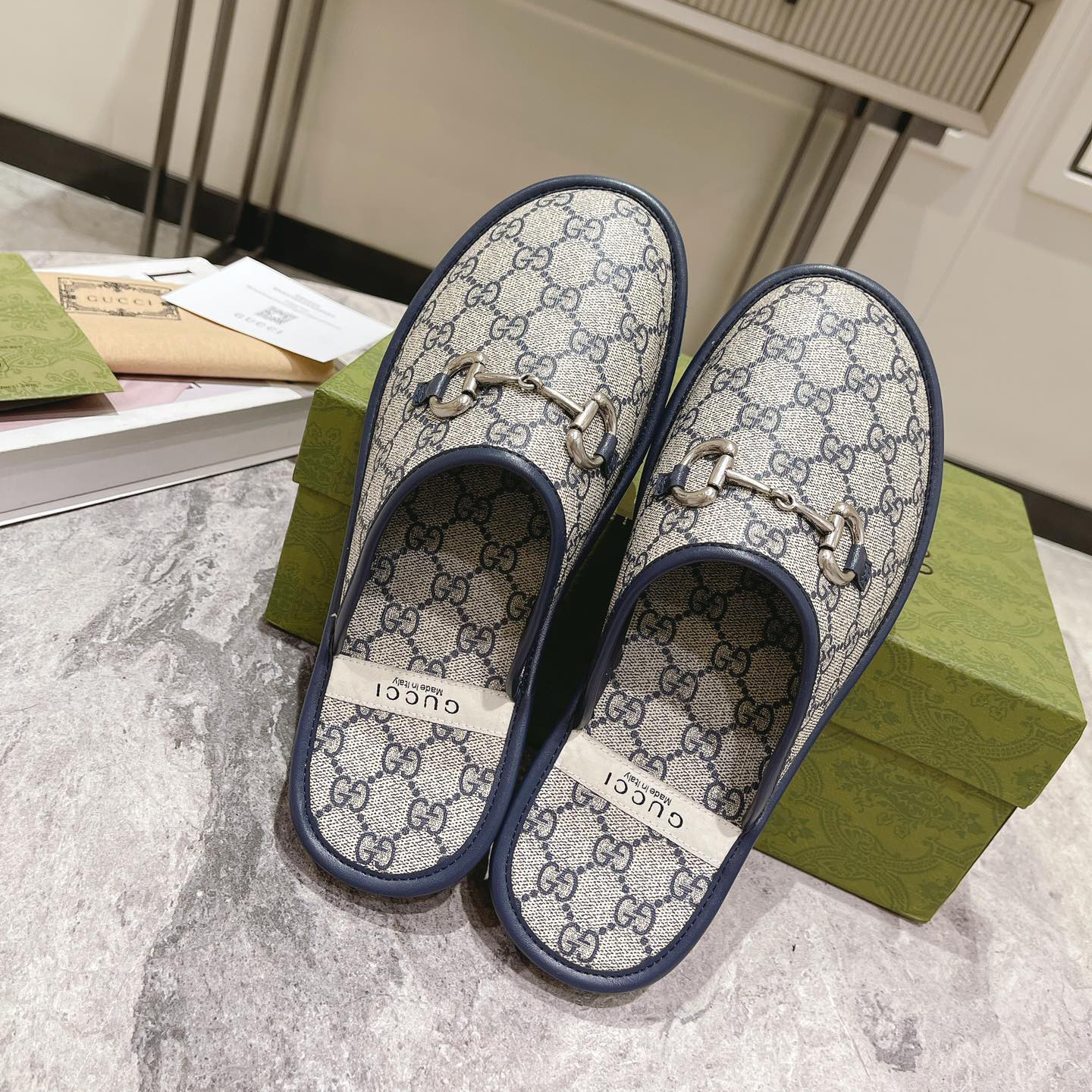 Gucci Men's Slipper With Horsebit - FashionPlug