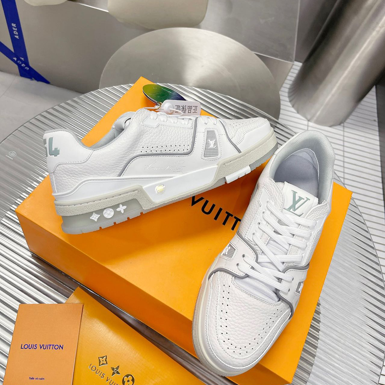 Louis Vuitton LV  Trainer Sneaker（Upon UK Size）    1A8WB3 - FashionPlug