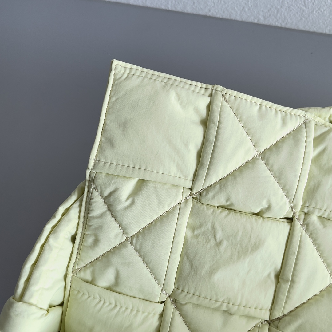 Bottega Veneta Padded Tech Cassette Padded Intreccio Nylon Cross-Body Bag(30-15-7.5cm) - FashionPlug