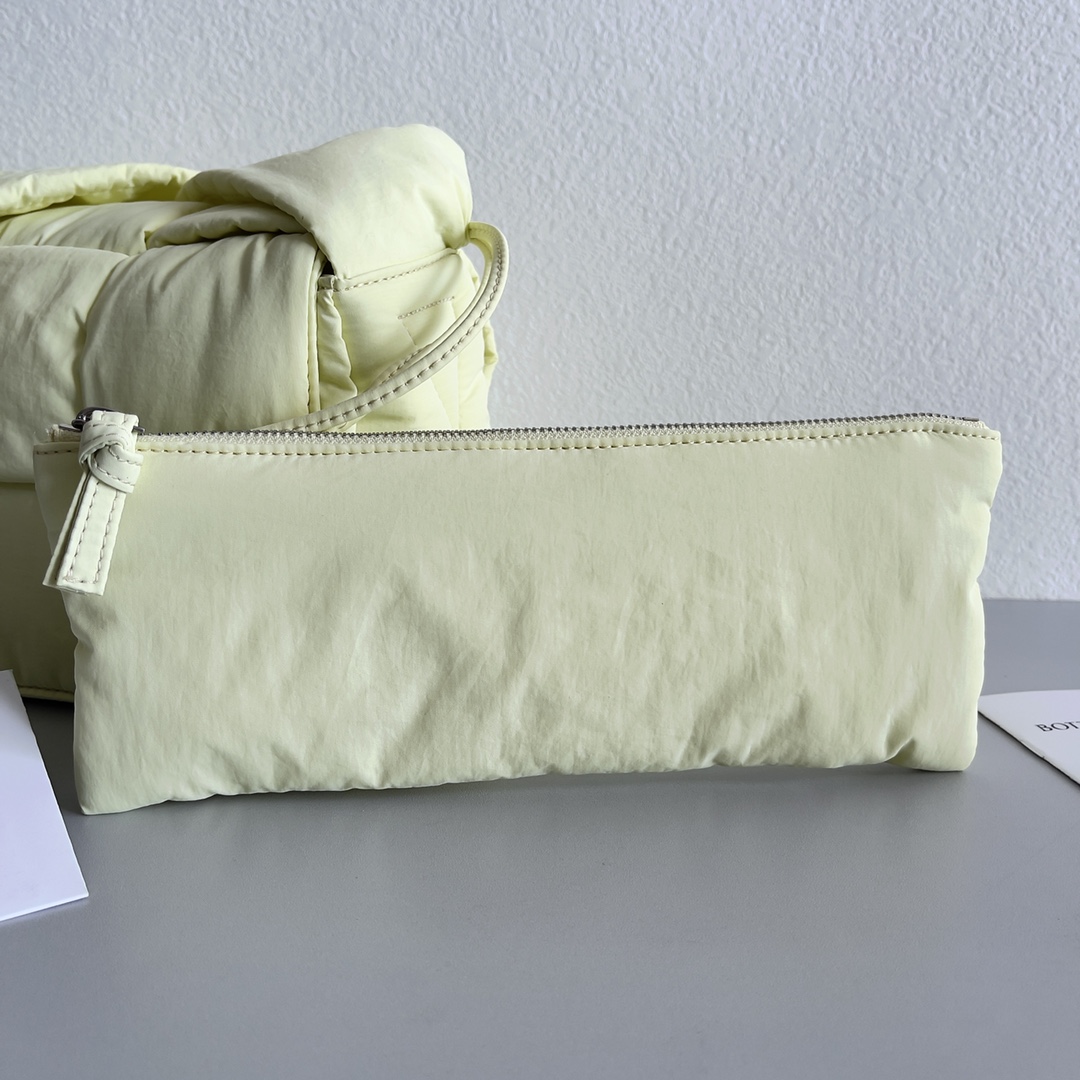 Bottega Veneta Padded Tech Cassette Padded Intreccio Nylon Cross-Body Bag(30-15-7.5cm) - FashionPlug