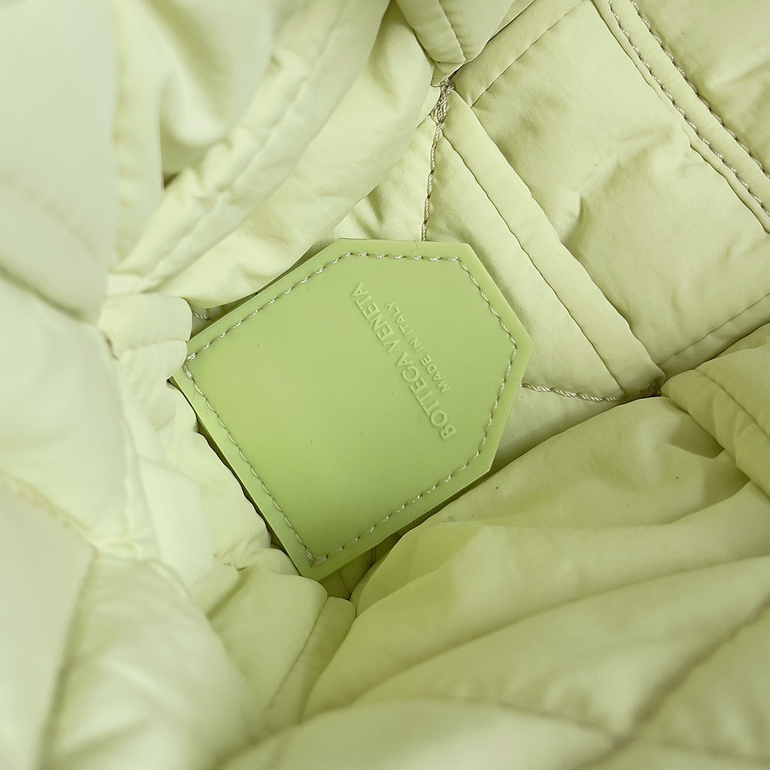 Bottega Veneta Padded Tech Cassette Padded Intreccio Nylon Cross-Body Bag(30-15-7.5cm) - FashionPlug