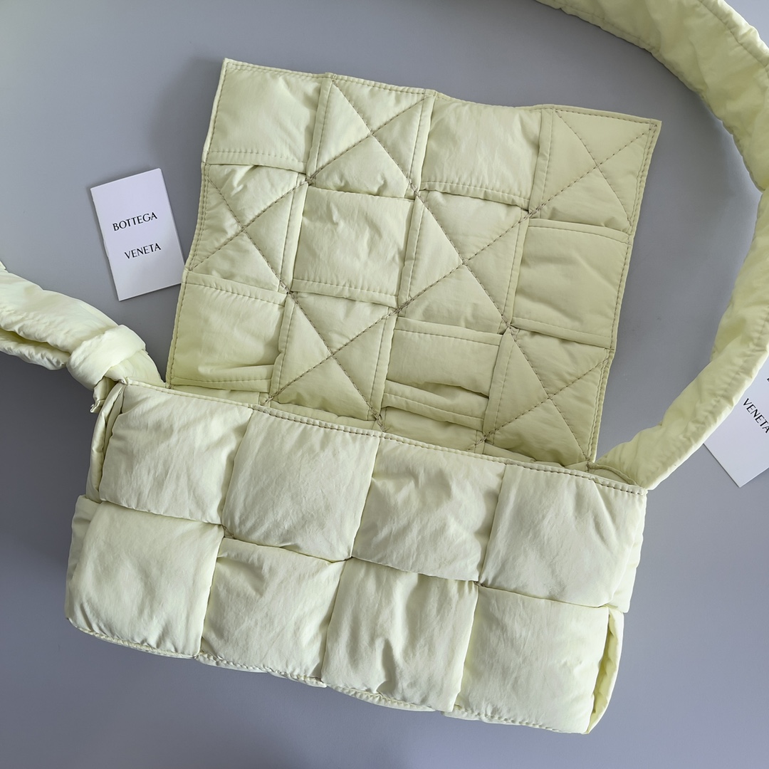 Bottega Veneta Padded Tech Cassette Padded Intreccio Nylon Cross-Body Bag(30-15-7.5cm) - FashionPlug